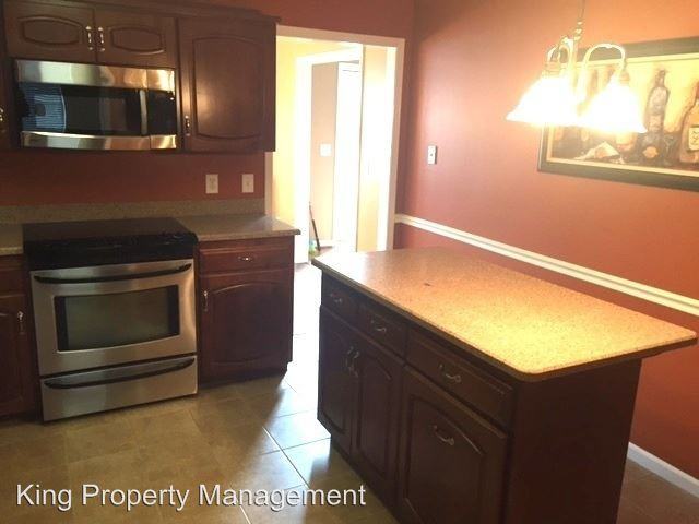 324 Park Place - Photo 2 of 32