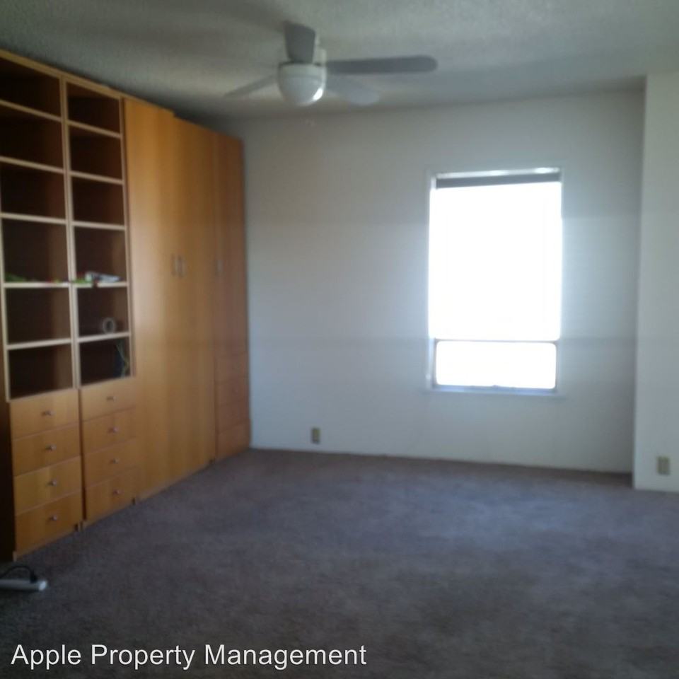 610 W Blaine Street - Photo 2 of 11