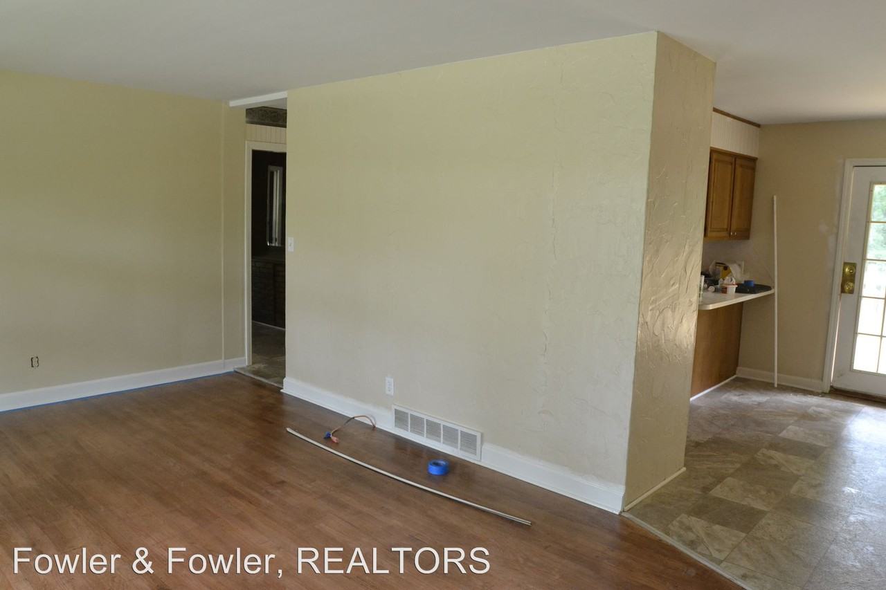 3308 Hillside Dr - Photo 3 of 11