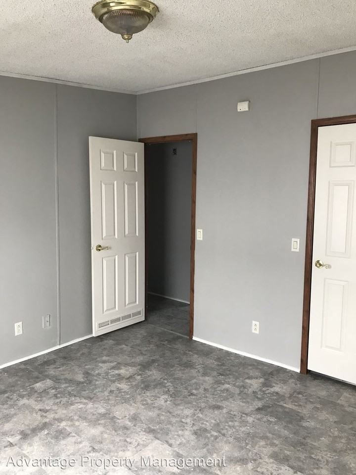 3405 Appomatox Drive - Photo 3 of 6