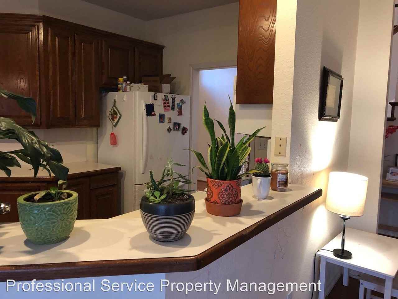 438 Lake Highland Dr - Photo 3 of 10