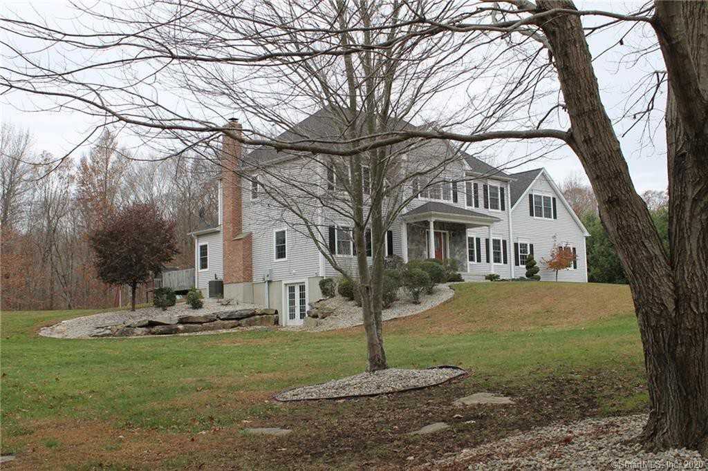 9 Fox Run Lane - Photo 3 of 26