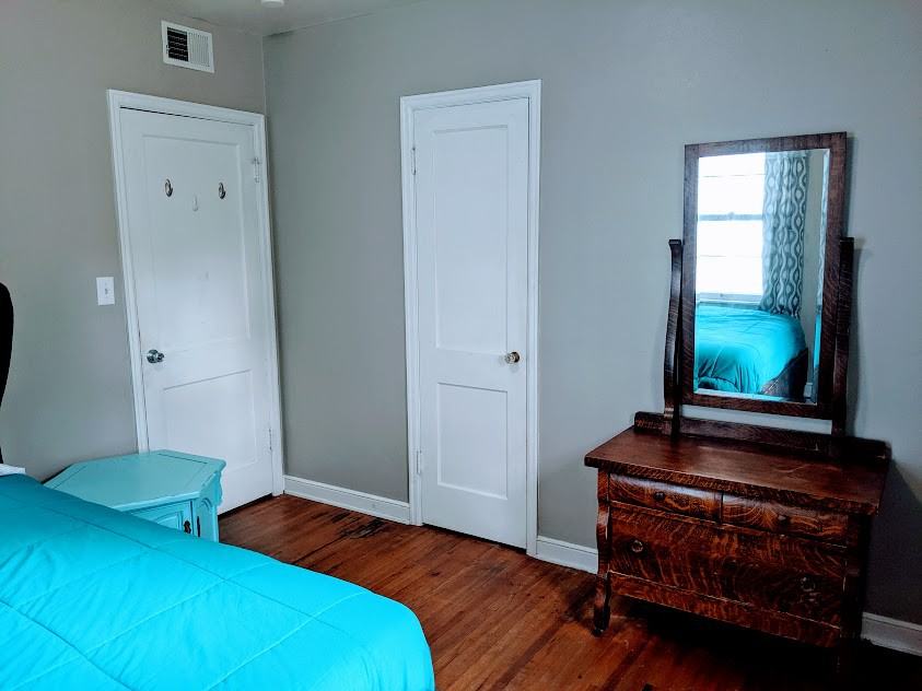 1290 Farrington Street - Photo 2 of 15