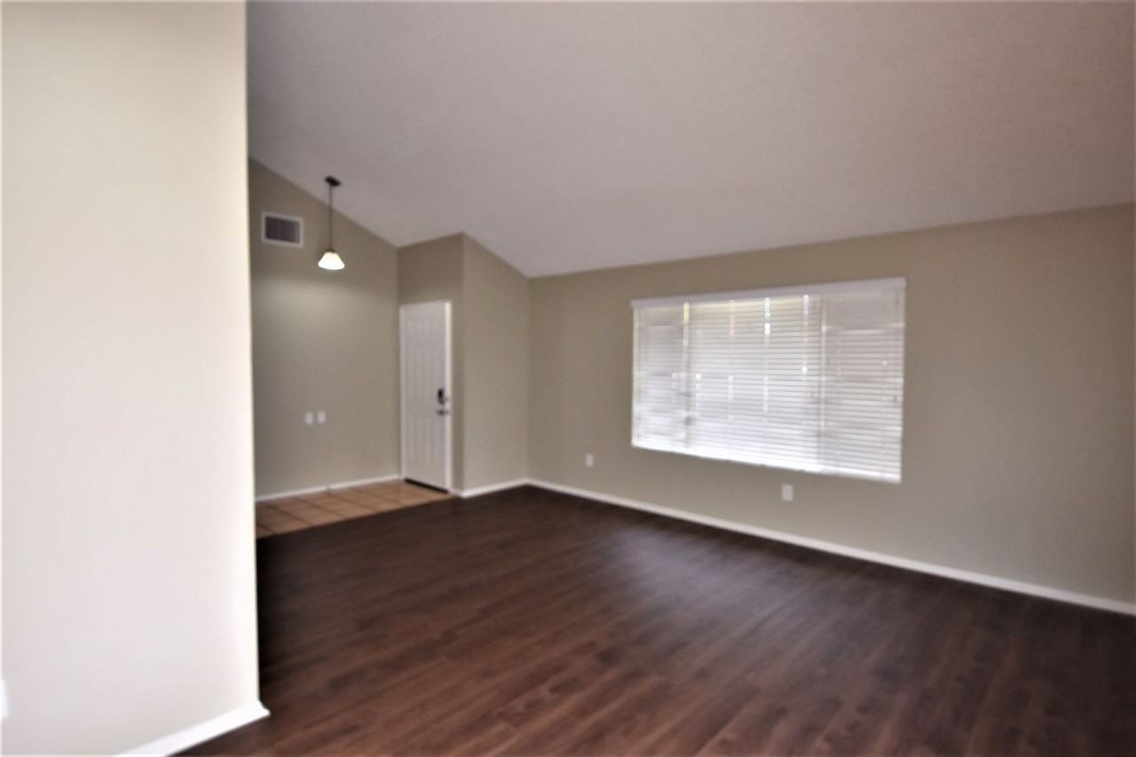 1734 Buckeye St - Photo 2 of 19