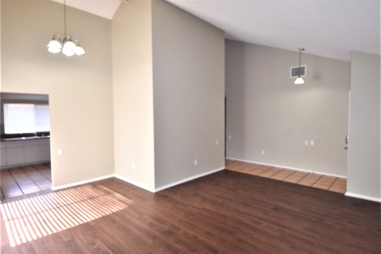 1734 Buckeye St - Photo 3 of 19