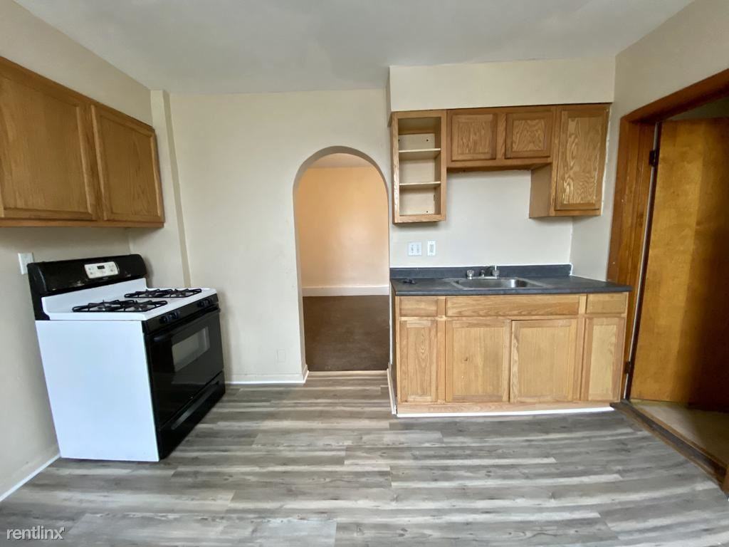 704 Catherine St - Photo 2 of 19