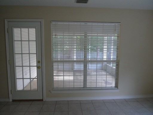 4607 Pine Blvd - Photo 2 of 9