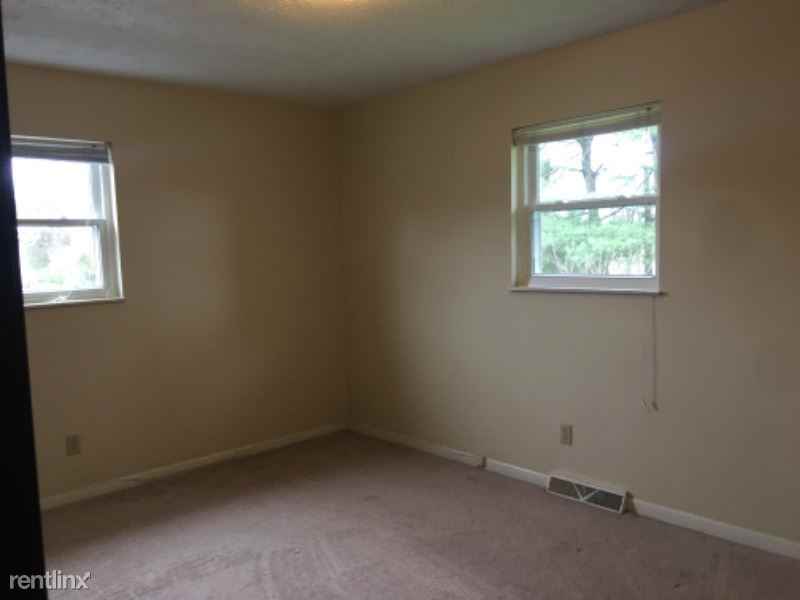 11638 S Williamsburg Dr - Photo 2 of 7