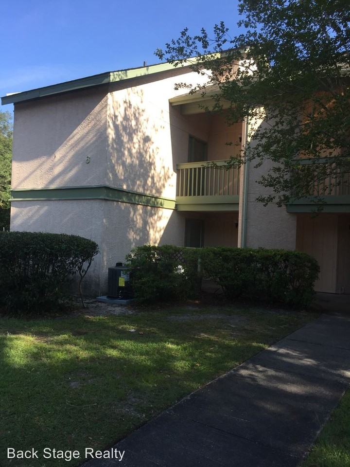 55 Bay Dr. - Photo 3 of 15