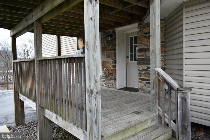 228 N Centre Avenue - Photo 3 of 19