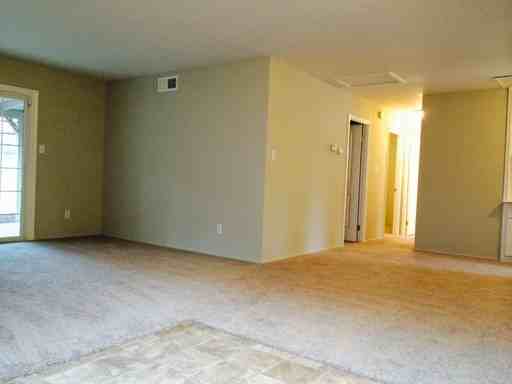 7405 Danfield Cir - Photo 3 of 10