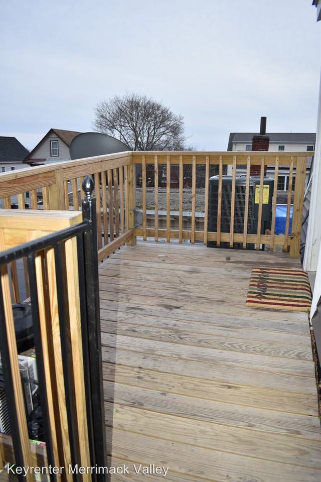 2325 Pleasant Ter - Photo 3 of 23