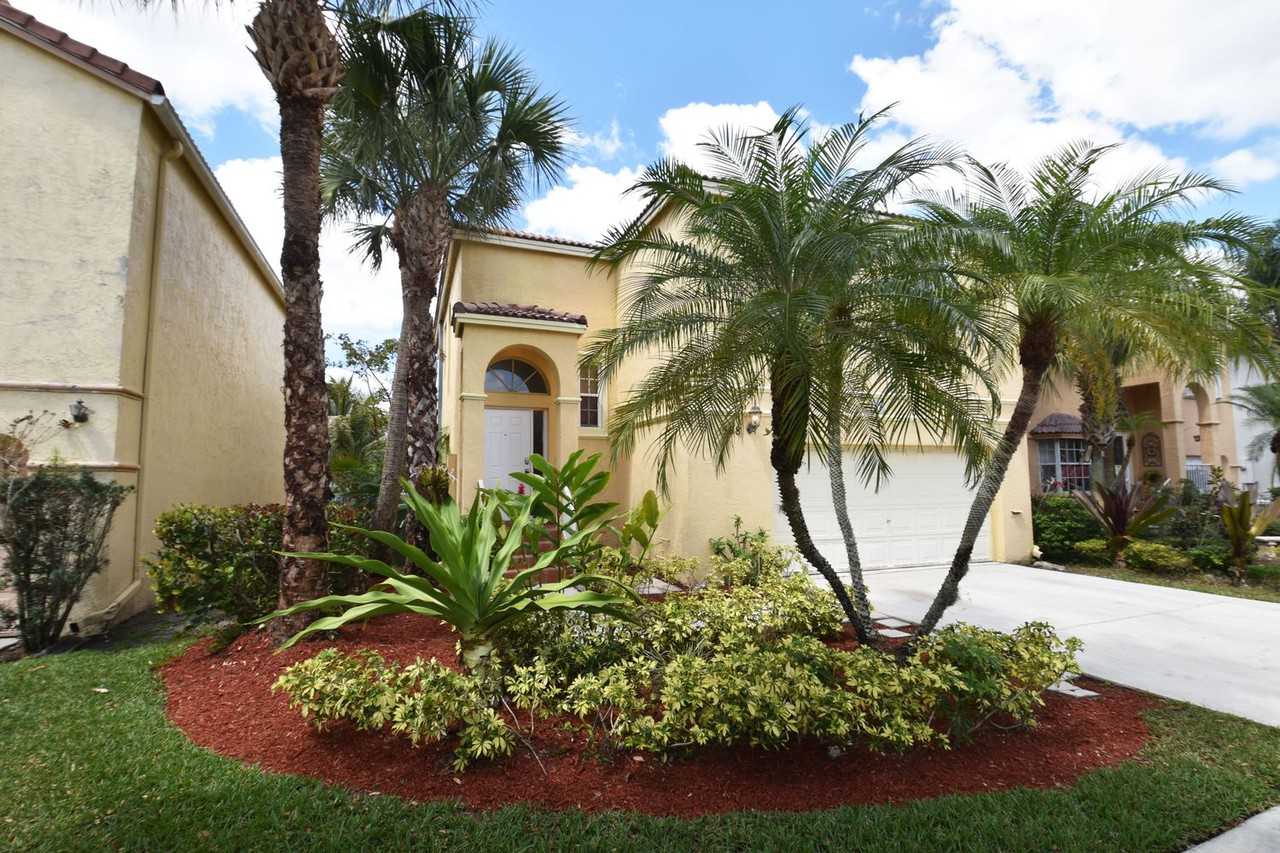 588 Nw 158th Ln - Photo 2 of 25