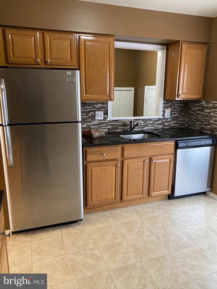 142 Joyceton Terrace - Photo 2 of 11