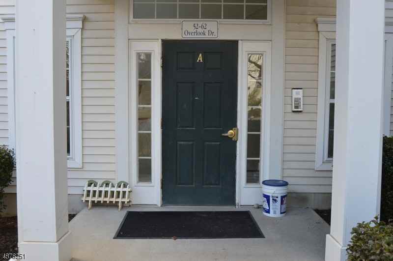 54 Overlook Dr - Photo 2 of 22