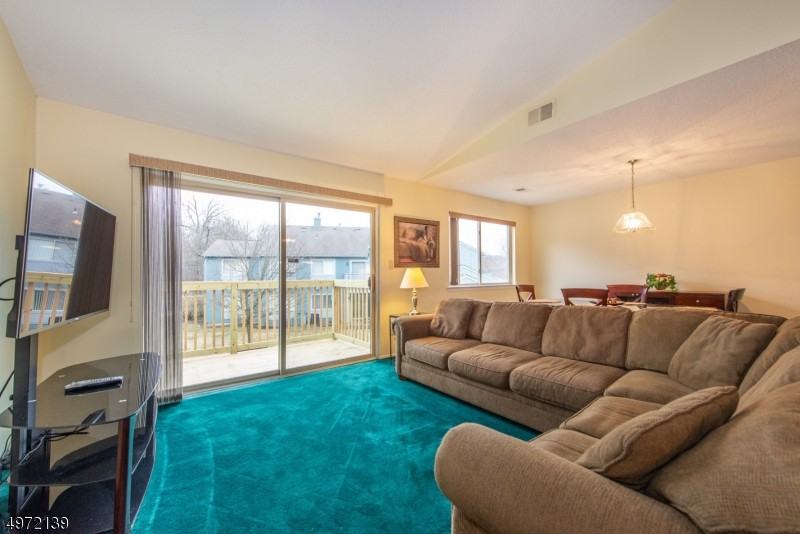 94 Drake Ln - Photo 3 of 22