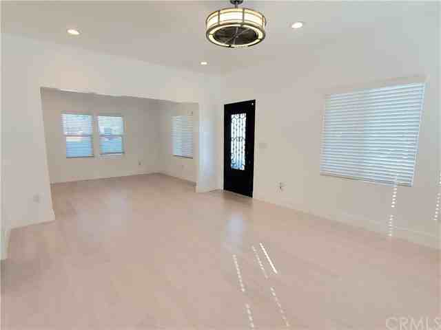 153 S Pacific Avenue - Photo 3 of 38