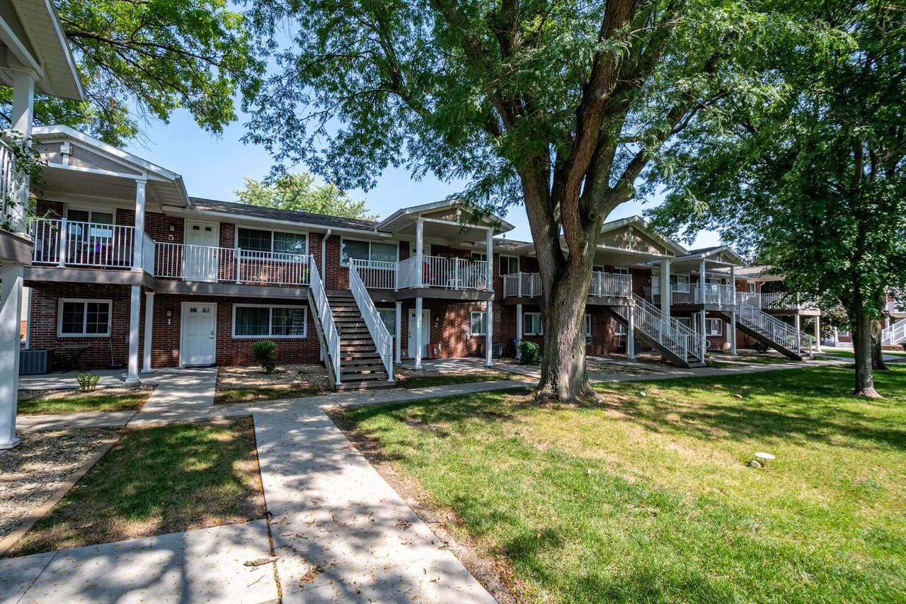 205 6th Street #2 - Photo 6 of 19