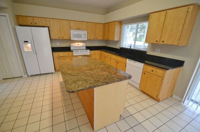 27124 Sea Breeze Way - Photo 3 of 9