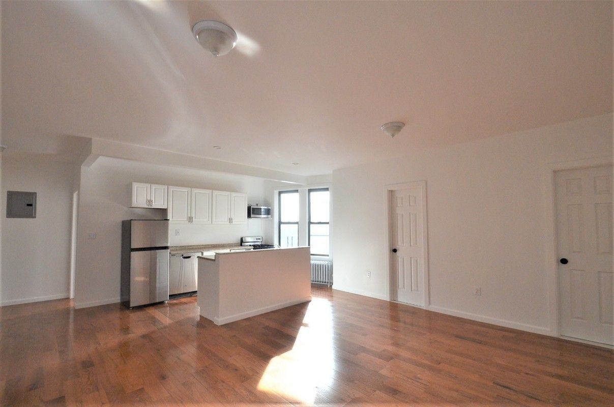 Tiebout Ave & E 180th St #51A