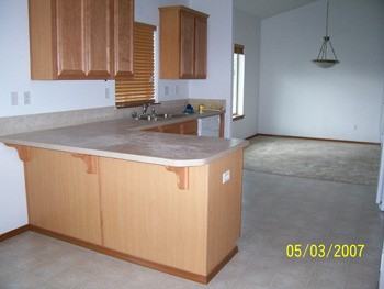 1127 SE Rollins Ave - Photo 3 of 6