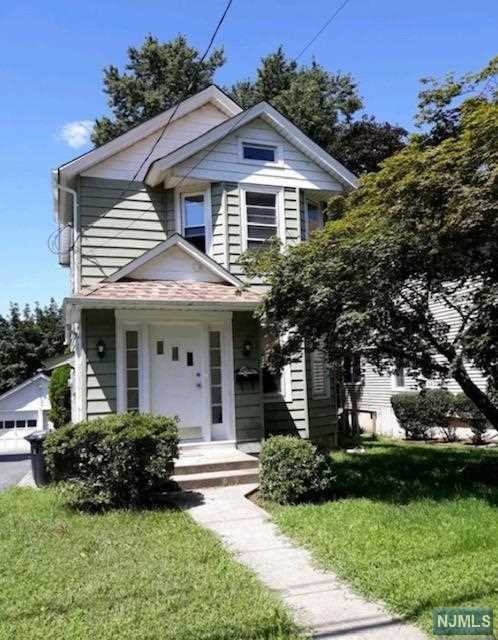 18 Maple Avenue - Photo 2 of 11