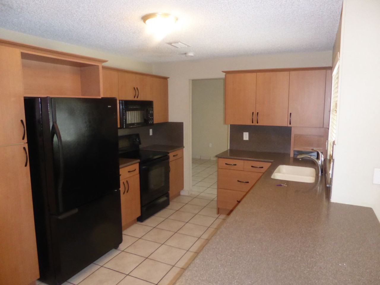 6341 Sedgewyck Cir W - Photo 3 of 9