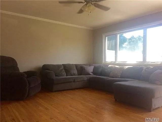 51 Vehslage St - Photo 3 of 3