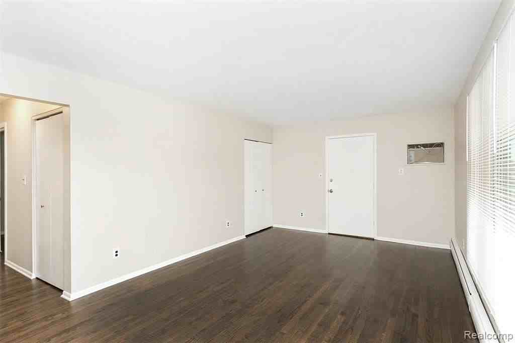 3314 Greenfield Rd - Photo 3 of 6