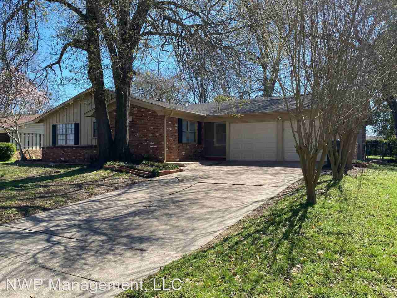 1521 E Don St. - Photo 2 of 25