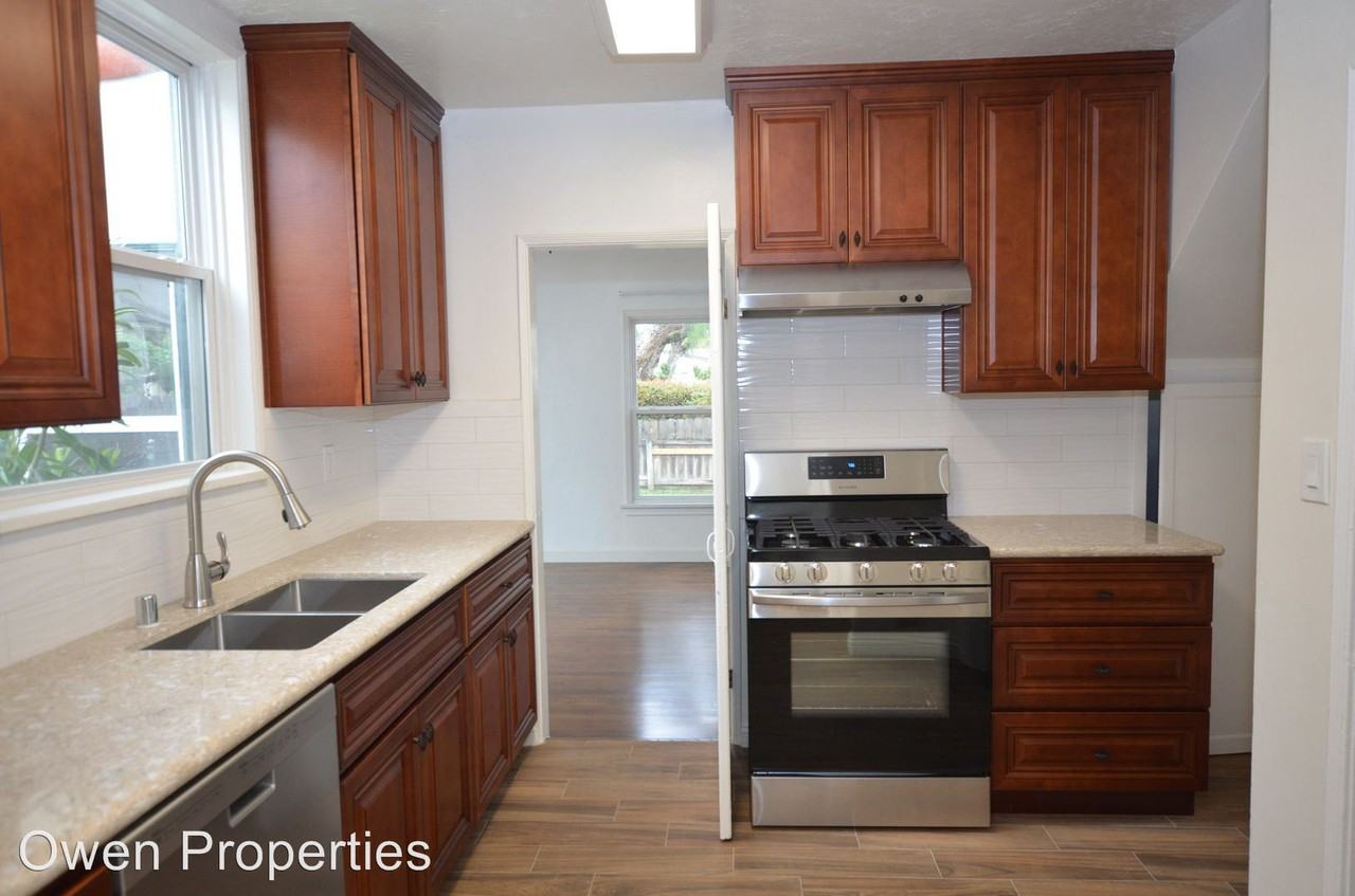 441 Alameda Blvd - Photo 2 of 24