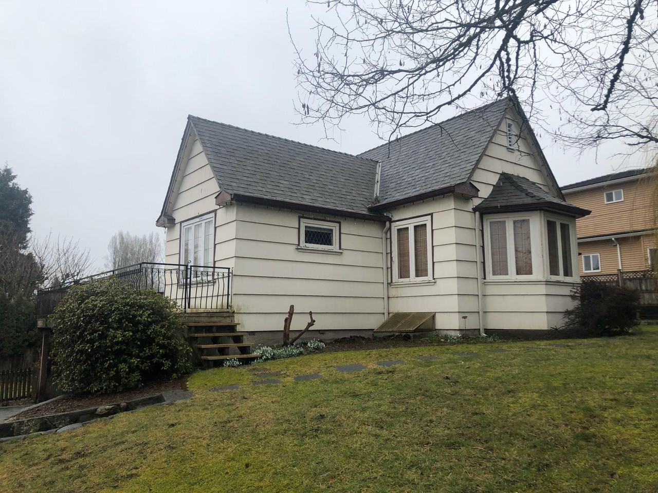 5434 Chaffey Ave - Photo 2 of 11