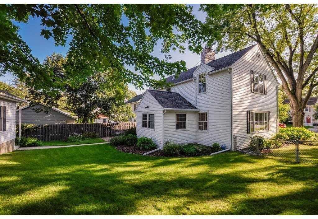 439 15th Ave Sw - Photo 2 of 31