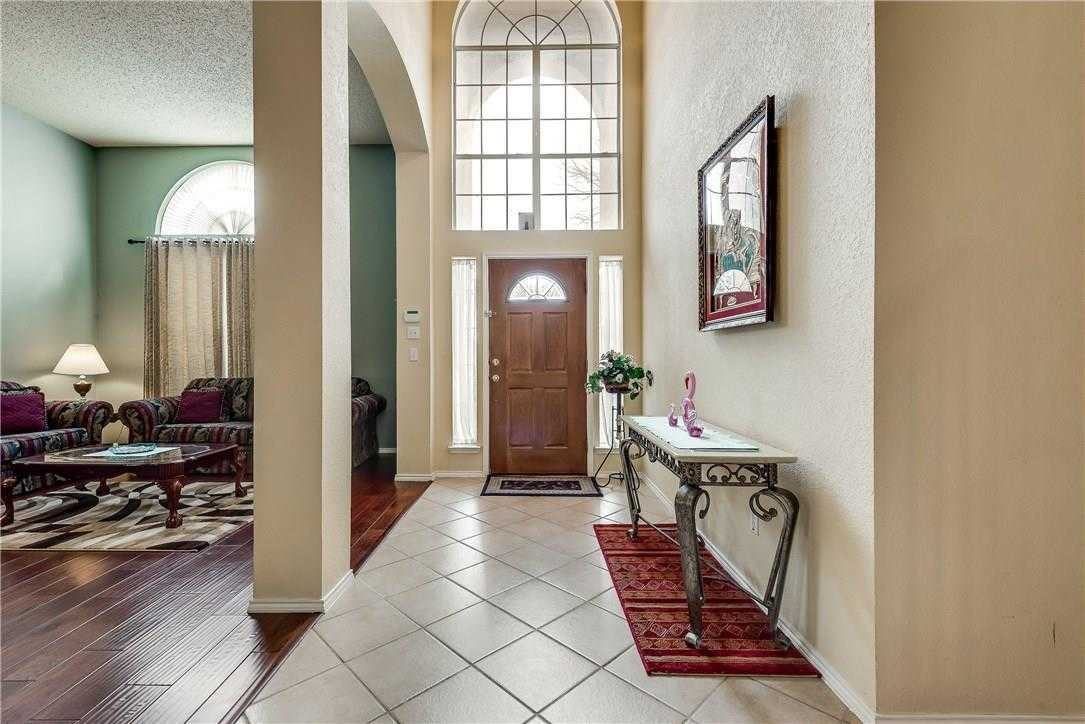 816 Fairwood Dr - Photo 2 of 26