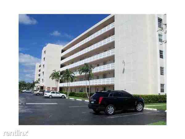 441 SE 3rd St - Photo 2 of 11