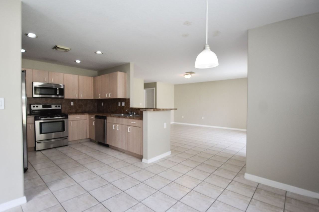 10050 Sw 166th Ct - Photo 2 of 16