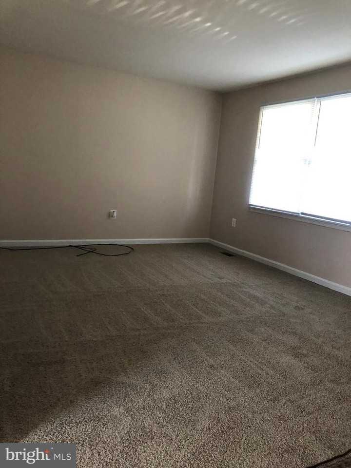 6909 Pine Hill Court - Photo 3 of 17