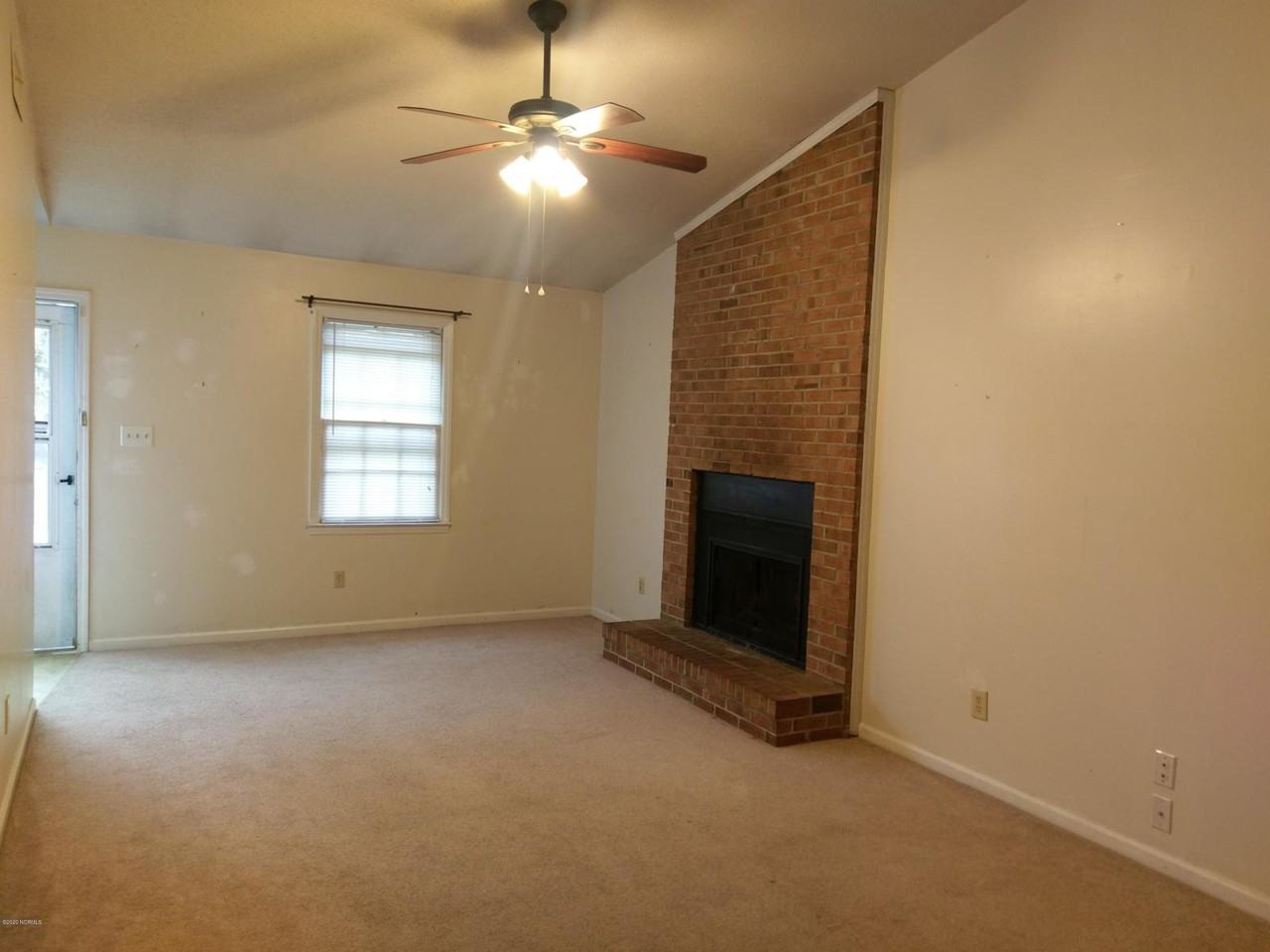 402 Cedar Creek Drive - Photo 2 of 5