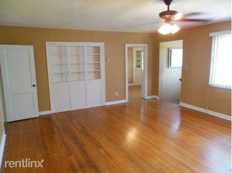 470 29th Ave N - Photo 2 of 10