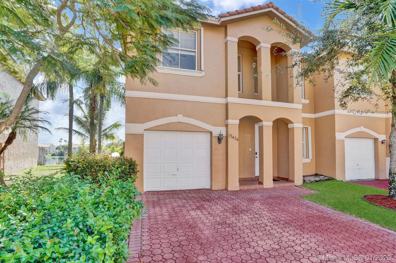 13454 Northwest 8th Street, Pembroke Pines, FL 33028 3 Bedroom House