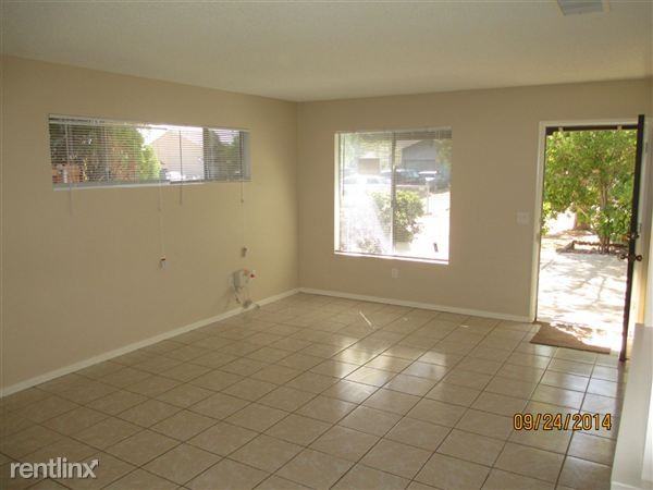 13226 Scotty Ln - Photo 2 of 19