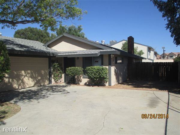 13226 Scotty Ln - Photo 3 of 19