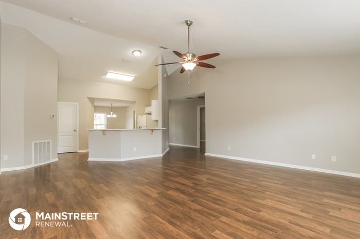 1411 Hillsborough Way - Photo 3 of 16