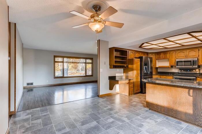 14015 Flay Avenue North - Photo 3 of 11