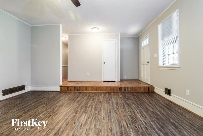 3704 Newport Drive - Photo 3 of 15