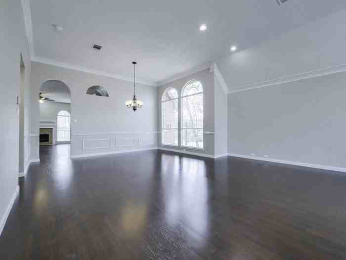 960 Kingwood Circle - Photo 2 of 12