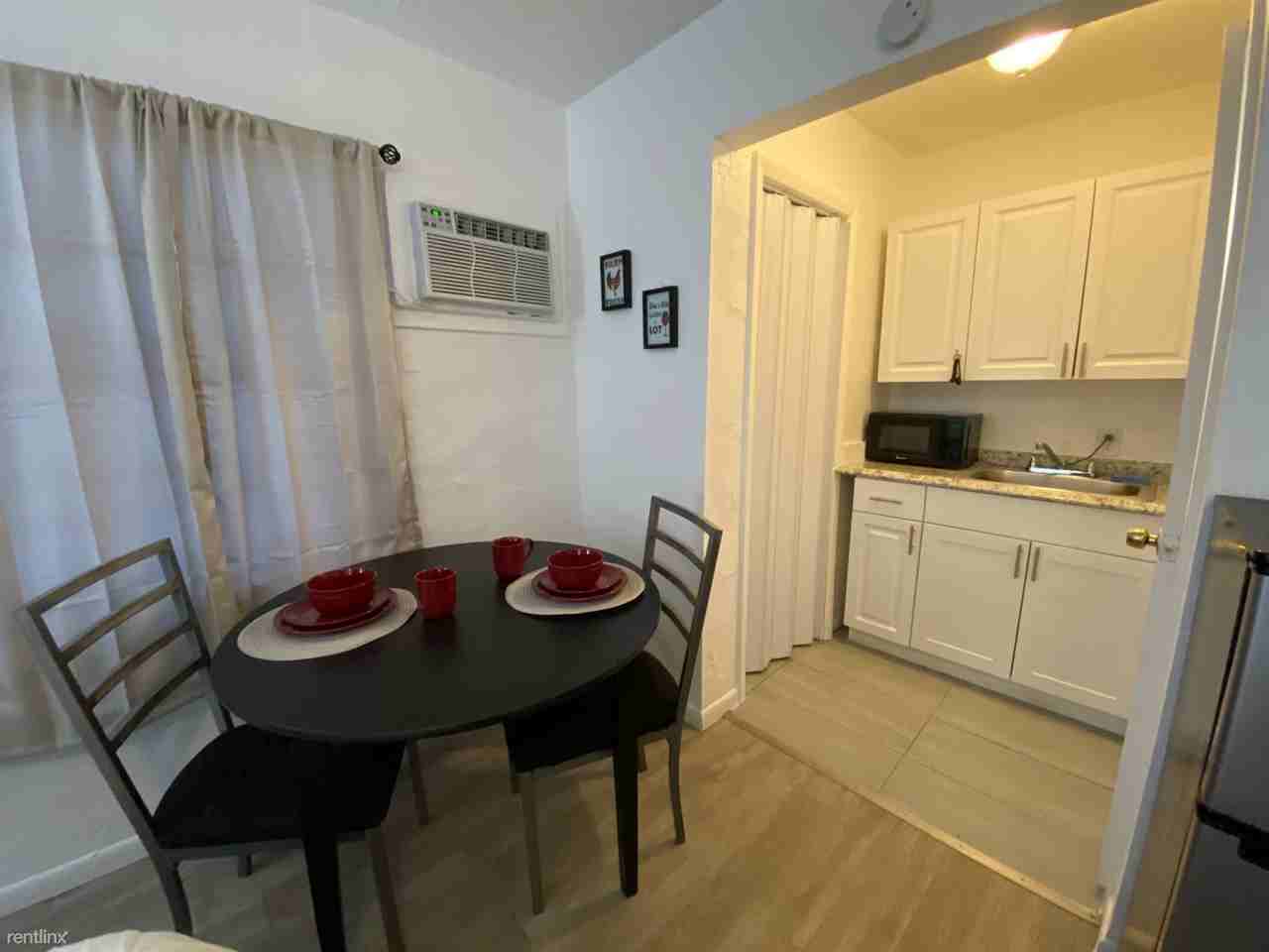 913 NE 18th Ave - Photo 2 of 16