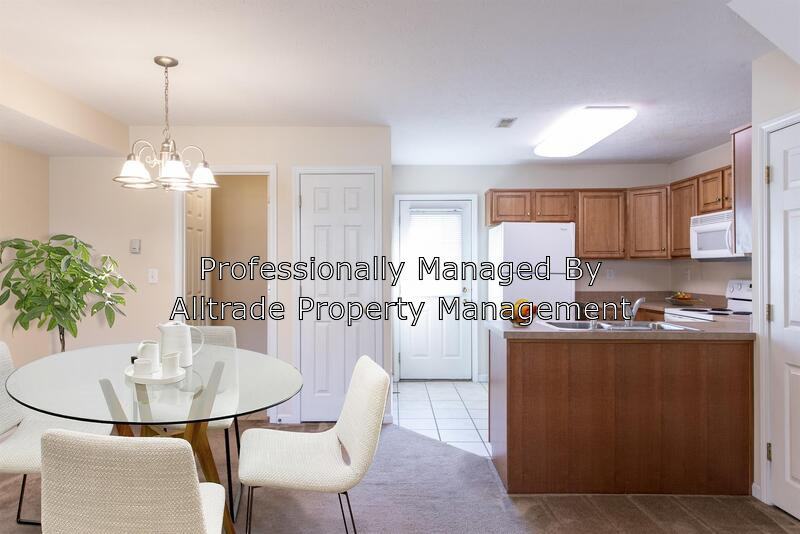 1102 Somerset Court - Photo 3 of 8