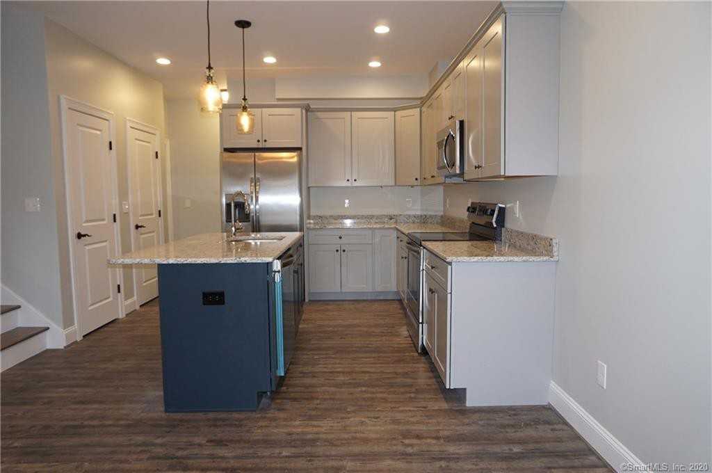 8 Standish Road B - Photo 2 of 13