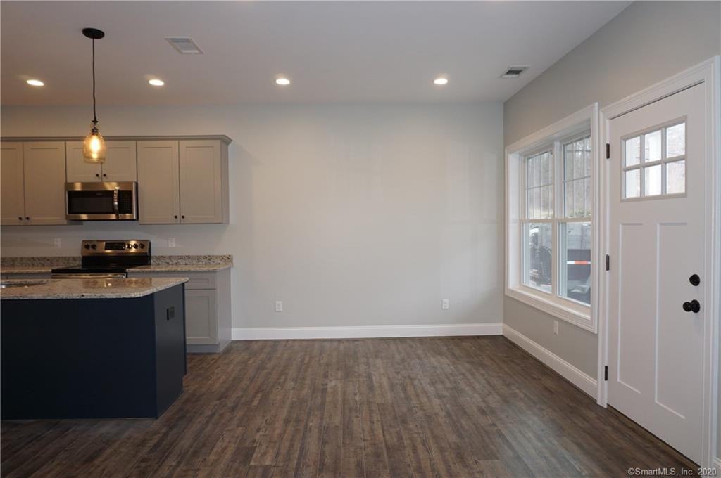 8 Standish Road B - Photo 3 of 13